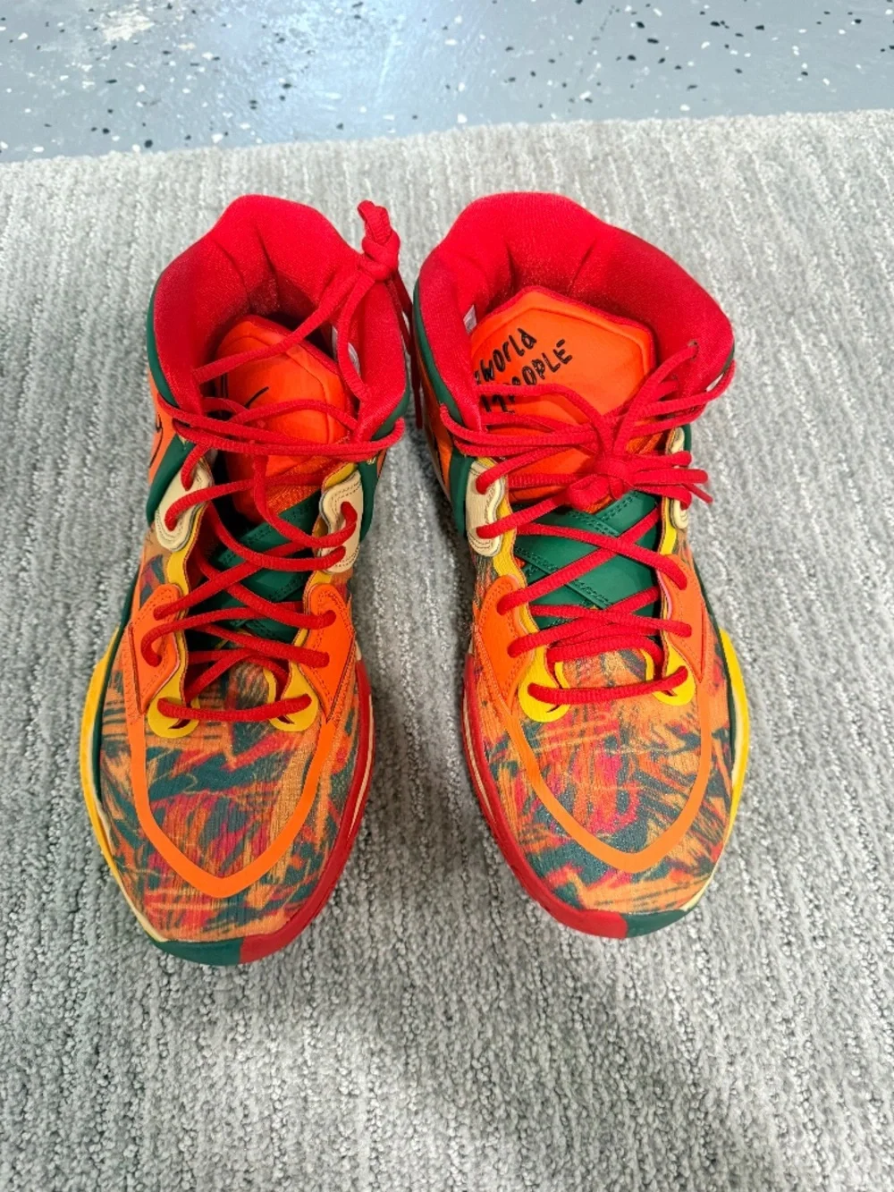 Basketball shoes